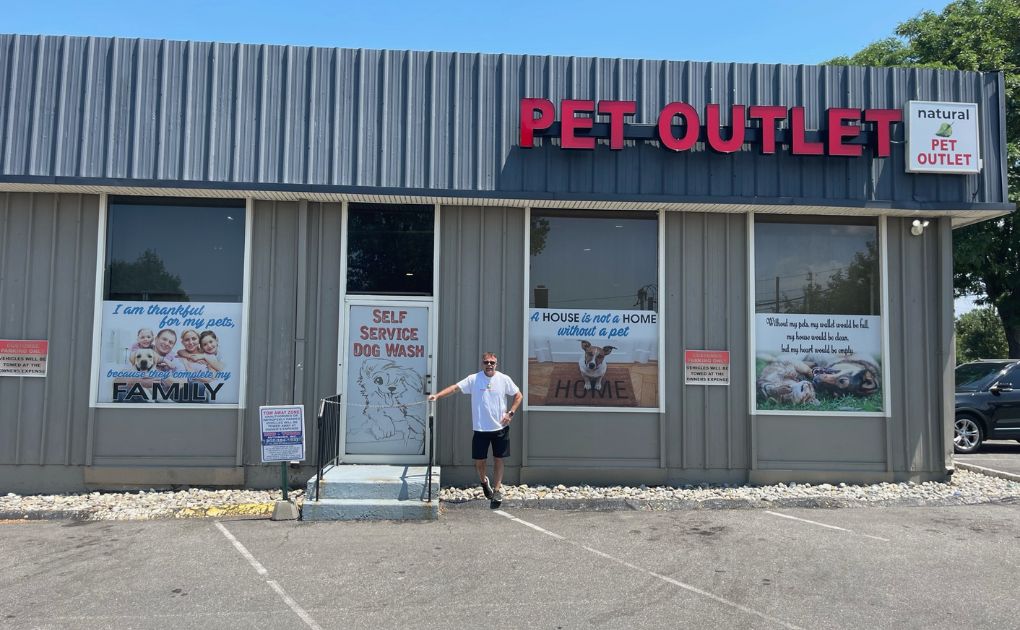 Spotlight: The Natural Pet Outlet Stella & Chewy's